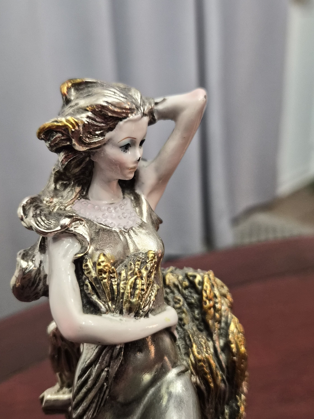 Signed Victor 9 inches tall, Lady Figurine Sculpture Silver Gold Tone, Vintage - Picture 15 of 15